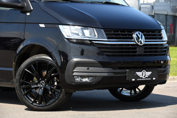 Volkswagen Transporter 2.0 TDI L1H1 30 Black Edition Camera, Cruise, Caprlay, 150pk, automaat, Multimedia, Trekhaak, Sensoren, Laadruimte betimmering, Uniek!