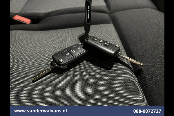 Volkswagen Crafter 2.0 TDI 141pk L3H2 L2H1 Euro6 Airco | Camera | Apple Carplay | Android Auto Parkeersensoren, Bijrijdersbank, 3000kg trekvermogen