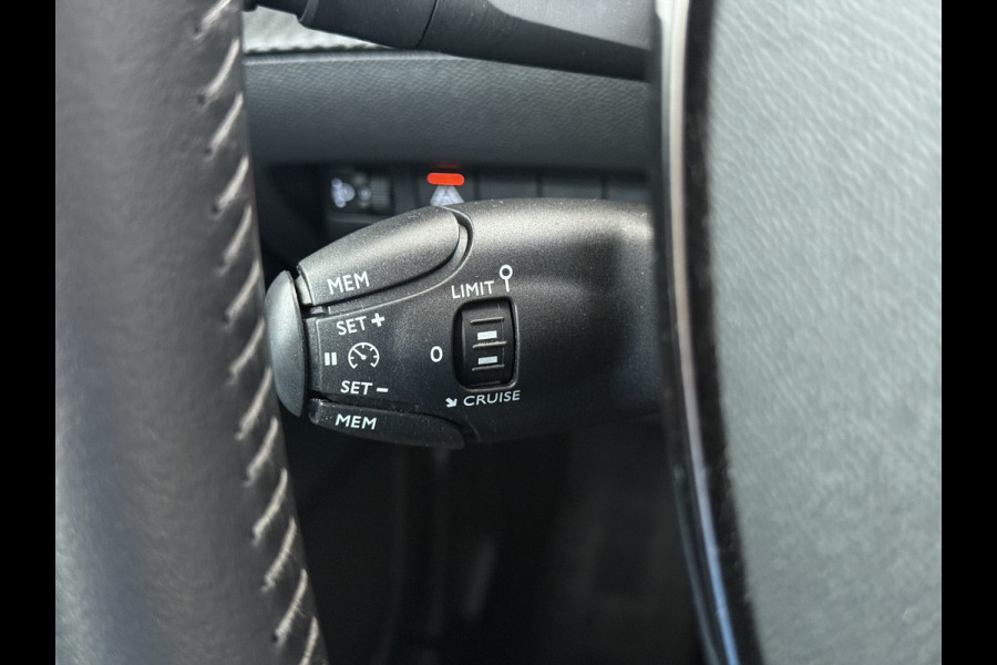 Peugeot e-208 EV 5Drs 50kWh All-Season Banden Navi Apple Carplay Android Auto Ecc Cruise Control Active SOH 87% Bluetooth Regen-Lichtsensor DAB Led Isofix 1e Eigenaar Origineel Nederlandse Auto