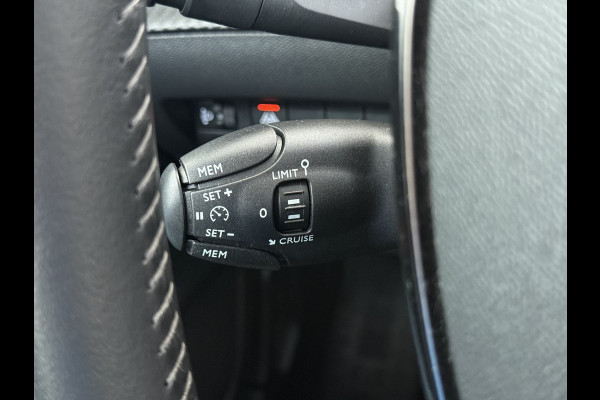 Peugeot e-208 EV 5Drs 50kWh All-Season Banden Navi Apple Carplay Android Auto Ecc Cruise Control Active SOH 87% Bluetooth Regen-Lichtsensor DAB Led Isofix 1e Eigenaar Origineel Nederlandse Auto