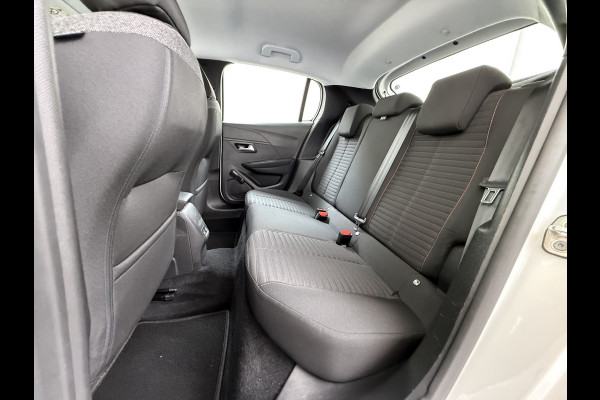Peugeot e-208 EV 5Drs 50kWh All-Season Banden Navi Apple Carplay Android Auto Ecc Cruise Control Active SOH 87% Bluetooth Regen-Lichtsensor DAB Led Isofix 1e Eigenaar Origineel Nederlandse Auto