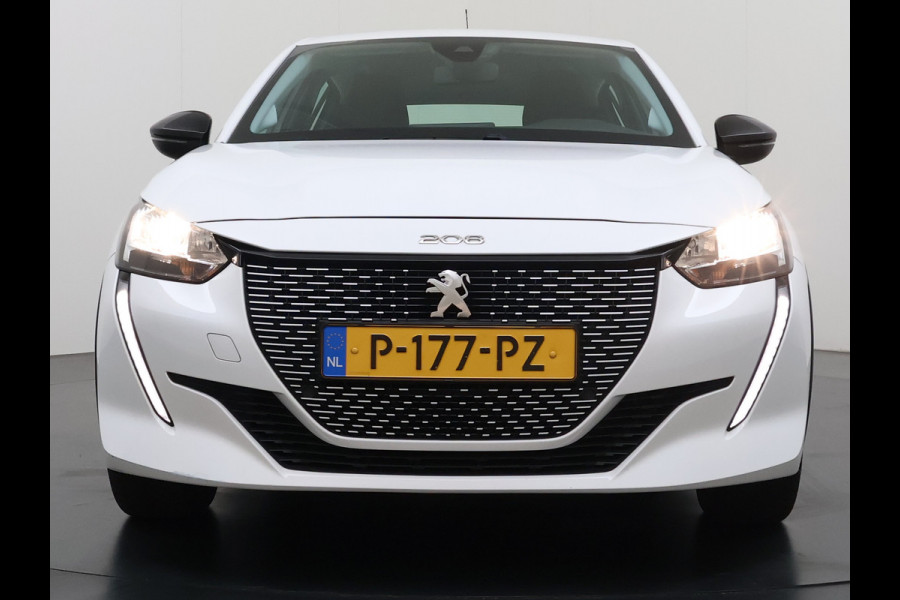 Peugeot e-208 EV 5Drs 50kWh All-Season Banden Navi Apple Carplay Android Auto Ecc Cruise Control Active SOH 87% Bluetooth Regen-Lichtsensor DAB Led Isofix 1e Eigenaar Origineel Nederlandse Auto