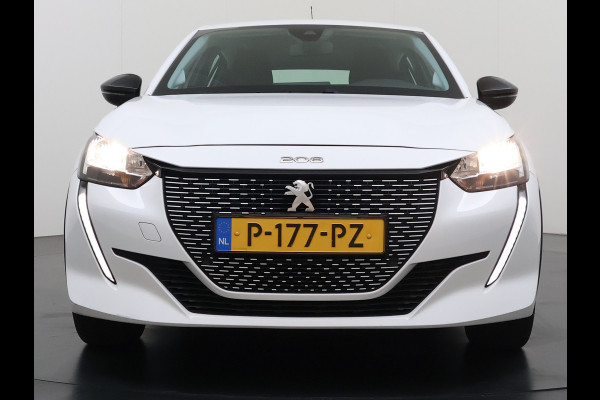 Peugeot e-208 EV 5Drs 50kWh All-Season Banden Navi Apple Carplay Android Auto Ecc Cruise Control Active SOH 87% Bluetooth Regen-Lichtsensor DAB Led Isofix 1e Eigenaar Origineel Nederlandse Auto