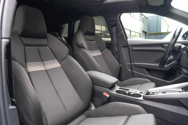Audi A3 Sportback 45 TFSI e S edition | Panorama | Matrix | Keyles