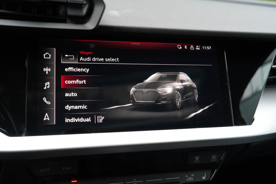 Audi A3 Sportback 45 TFSI e S edition | Panorama | Matrix | Keyles