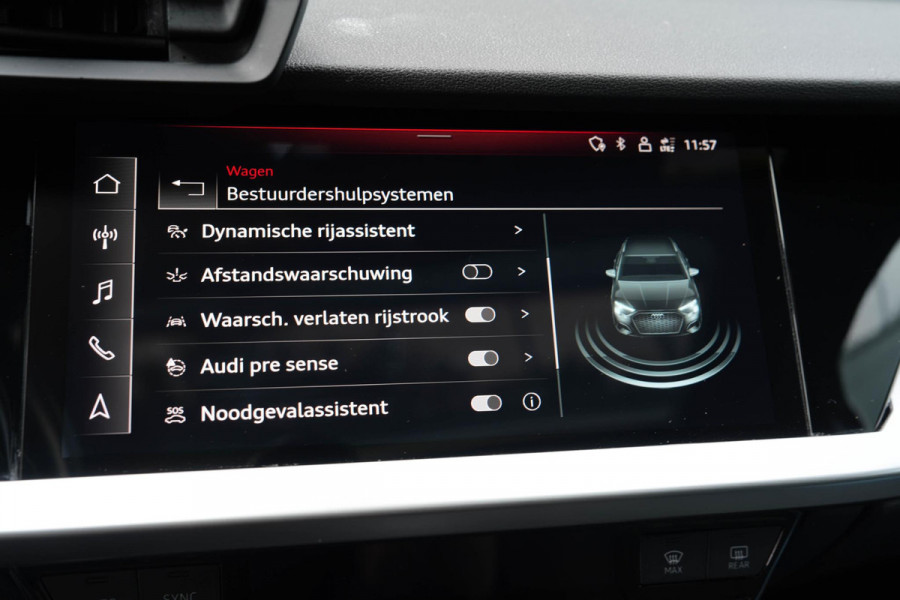 Audi A3 Sportback 45 TFSI e S edition | Panorama | Matrix | Keyles