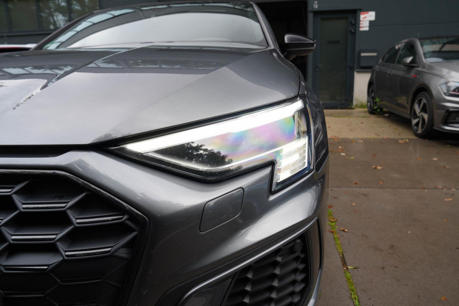 Audi A3 Sportback 45 TFSI e S edition | Panorama | Matrix | Keyles