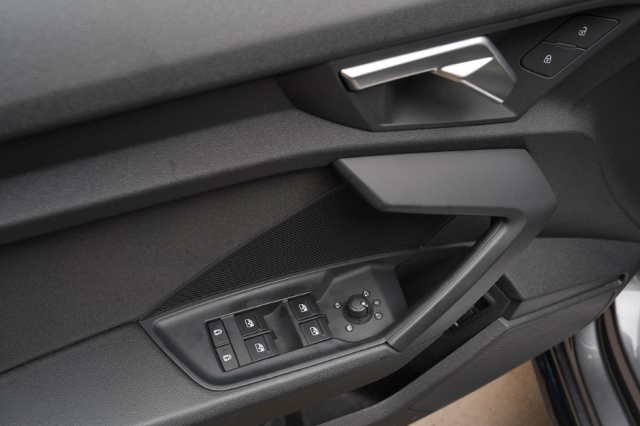 Audi A3 Sportback 45 TFSI e S edition | Panorama | Matrix | Keyles