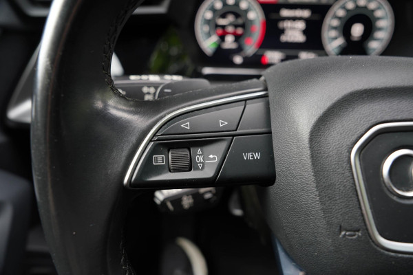 Audi A3 Sportback 45 TFSI e S edition | Panorama | Matrix | Keyles