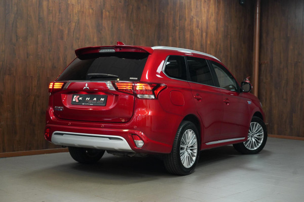Mitsubishi Outlander 2.4 PHEV Intense+ Panorama|CarPlay|4WD|Elektrische achterklep