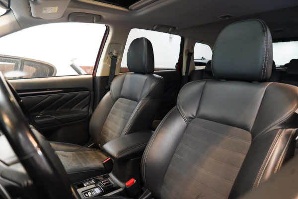 Mitsubishi Outlander 2.4 PHEV Intense+ Panorama|CarPlay|4WD|Elektrische achterklep