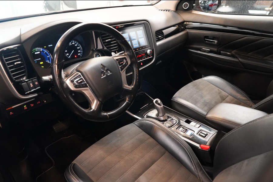 Mitsubishi Outlander 2.4 PHEV Intense+ Panorama|CarPlay|4WD|Elektrische achterklep