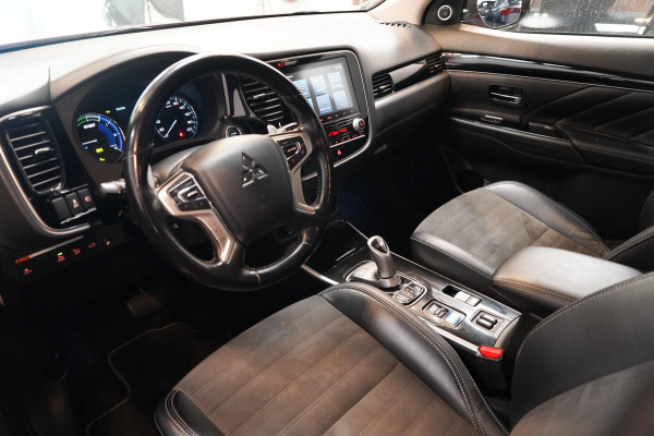 Mitsubishi Outlander 2.4 PHEV Intense+ Panorama|CarPlay|4WD|Elektrische achterklep