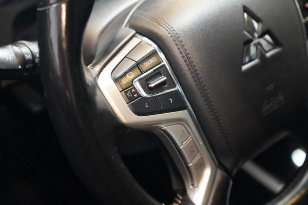Mitsubishi Outlander 2.4 PHEV Intense+ Panorama|CarPlay|4WD|Elektrische achterklep