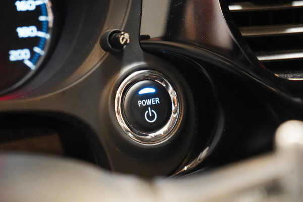 Mitsubishi Outlander 2.4 PHEV Intense+ Panorama|CarPlay|4WD|Elektrische achterklep