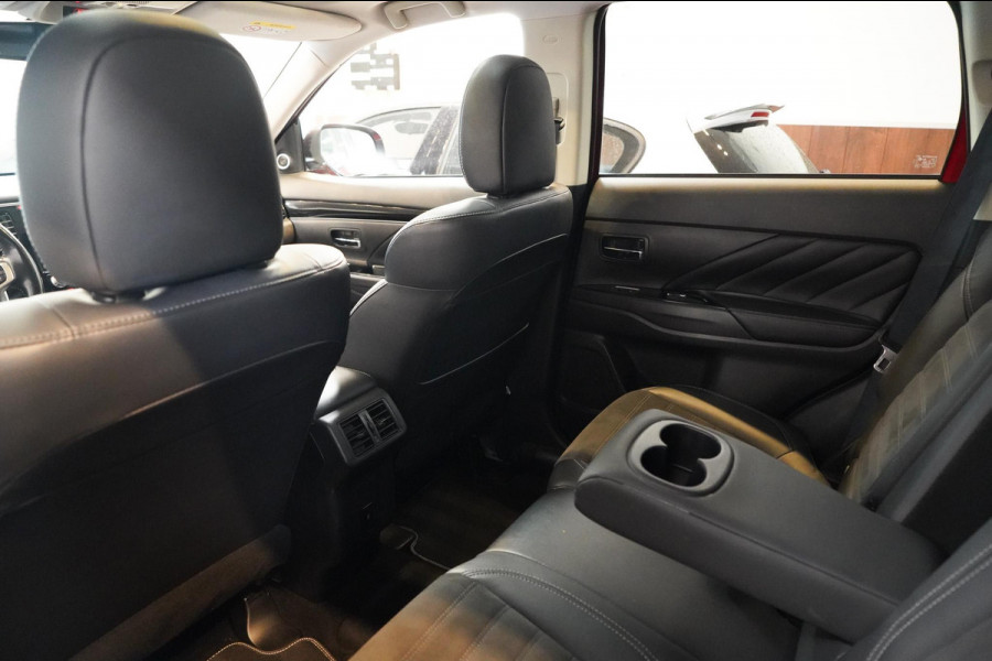 Mitsubishi Outlander 2.4 PHEV Intense+ Panorama|CarPlay|4WD|Elektrische achterklep