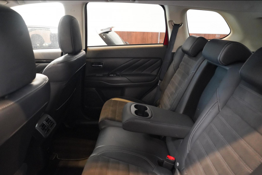 Mitsubishi Outlander 2.4 PHEV Intense+ Panorama|CarPlay|4WD|Elektrische achterklep