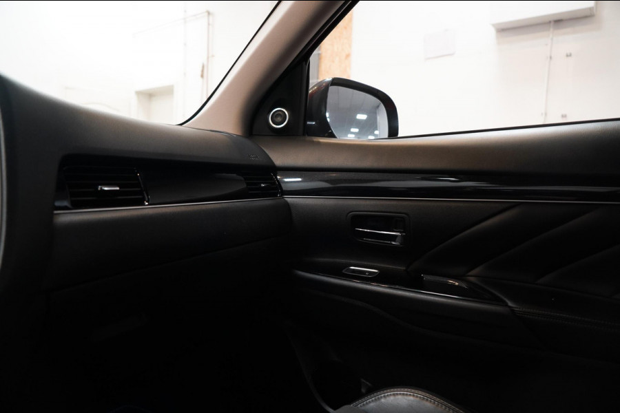 Mitsubishi Outlander 2.4 PHEV Intense+ Panorama|CarPlay|4WD|Elektrische achterklep