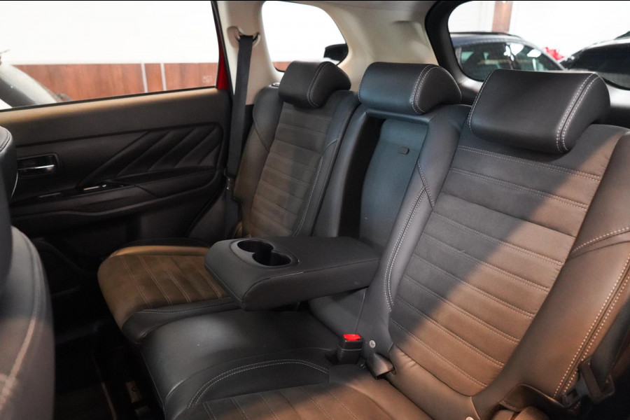 Mitsubishi Outlander 2.4 PHEV Intense+ Panorama|CarPlay|4WD|Elektrische achterklep