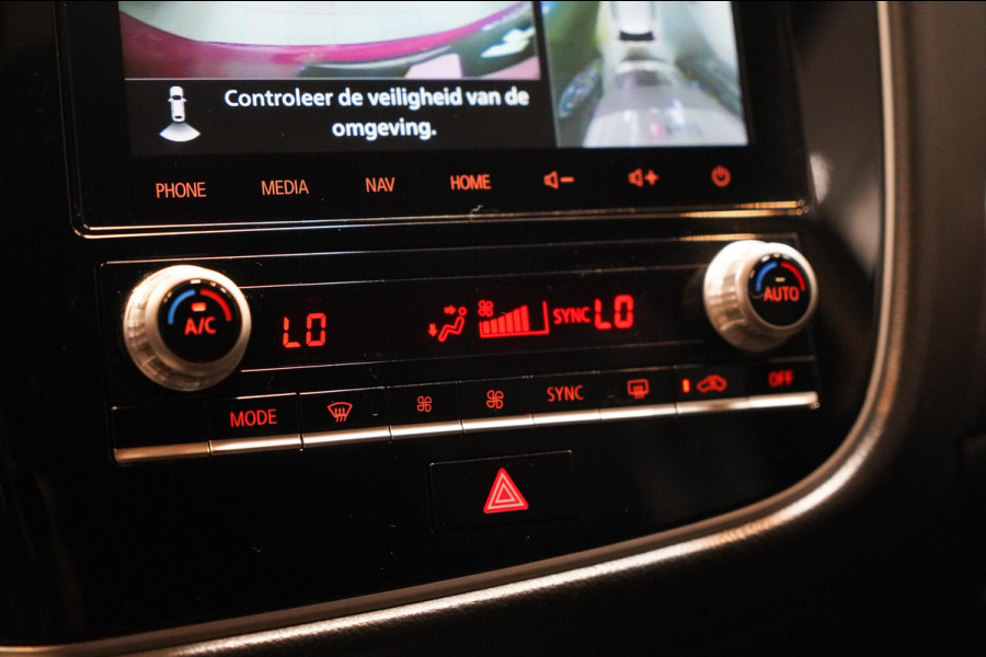 Mitsubishi Outlander 2.4 PHEV Intense+ Panorama|CarPlay|4WD|Elektrische achterklep