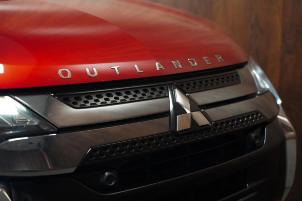 Mitsubishi Outlander 2.4 PHEV Intense+ Panorama|CarPlay|4WD|Elektrische achterklep