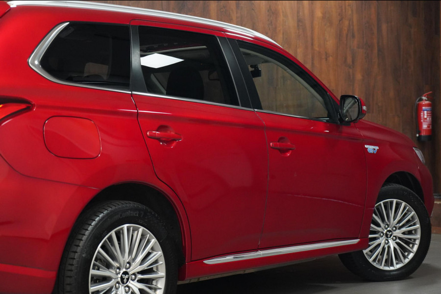 Mitsubishi Outlander 2.4 PHEV Intense+ Panorama|CarPlay|4WD|Elektrische achterklep