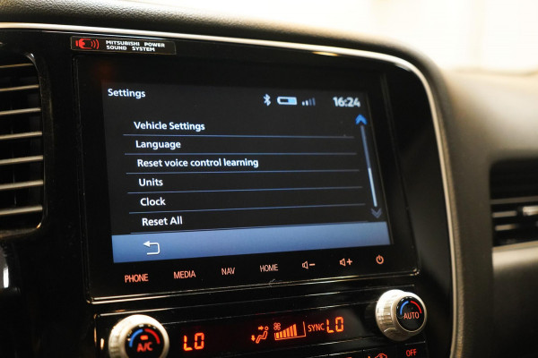 Mitsubishi Outlander 2.4 PHEV Intense+ Panorama|CarPlay|4WD|Elektrische achterklep