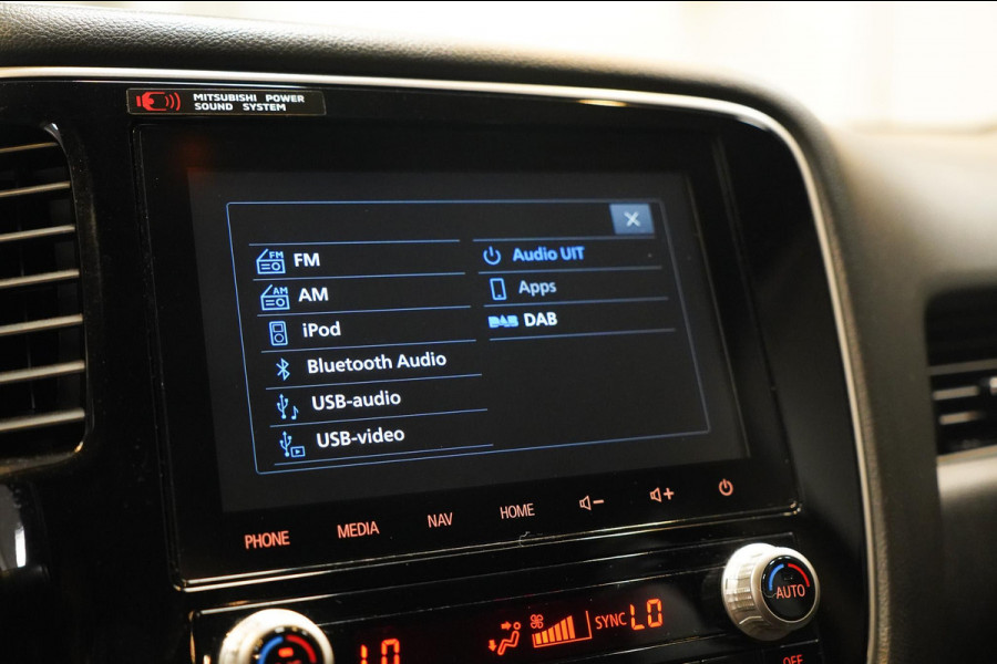 Mitsubishi Outlander 2.4 PHEV Intense+ Panorama|CarPlay|4WD|Elektrische achterklep