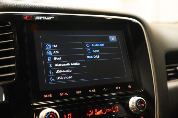 Mitsubishi Outlander 2.4 PHEV Intense+ Panorama|CarPlay|4WD|Elektrische achterklep