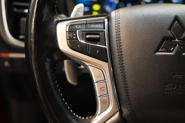 Mitsubishi Outlander 2.4 PHEV Intense+ Panorama|CarPlay|4WD|Elektrische achterklep