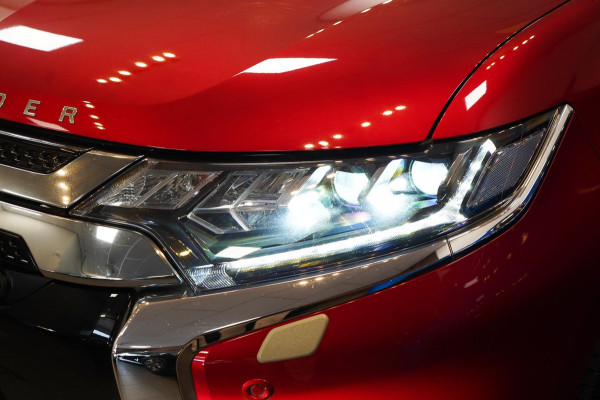 Mitsubishi Outlander 2.4 PHEV Intense+ Panorama|CarPlay|4WD|Elektrische achterklep