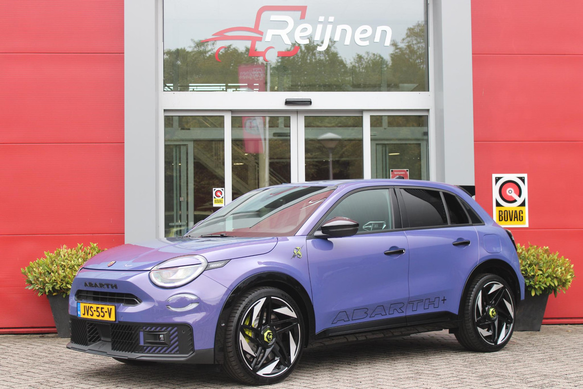 Abarth 600e SCORPIONISSIMA 280PK 54 kWh | SABELT PERFORMANCE SPORT STOELEN/BEKLEDING | ENGINE SOUND GENERATOR | PACK DESIGN SCORPIONISSIMA | PACK TECH SCORPIONISSIMA | PACK WINTER (STOEL VERWARMING/VOORRUITVERWARMING) | PACK SCORPION | 20" LICHTMETALEN VELGEN | ABARTH BODYKIT | 360° PARKEERSENSOREN | REMKLAUWEN GROEN | ELEKTRISCH BEDIENBARE BESTUURDERSSTOEL | AMBIANCE INTERIEUR VERLICHTING | ACHTERUITRIJ CAMERA | ADAPTIVE CRUISE CONTROL | DRAADLOZE APPLE CARPLAY/ANDROID AUTO | DODEHOEK DETECTIE | DC SNELLAAD FUNCTIE | DRAADLOZE APPLE CARPLAY/ANDROID AUTO | ELEKTRISCH BEDIENBARE AC