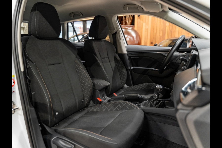 Škoda Kamiq 1.0 TSI DSG Business Edition, Apple Carplay, Android Auto, ACC, Voll Led, Camera, PDC, Volledig Onderhouden