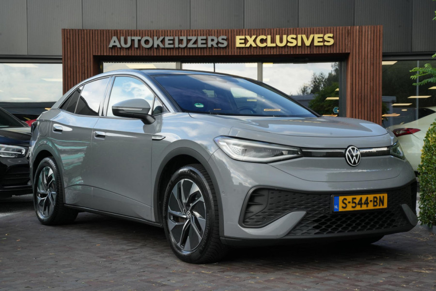 Volkswagen ID.5 Pro 77 kWh Warmtepomp Emergency braking DAB Stuurwiel verwarmd Sfeerverlichting Verkeersborddetectie Getint glas Grootlicht ass. Botsherkenning Navi