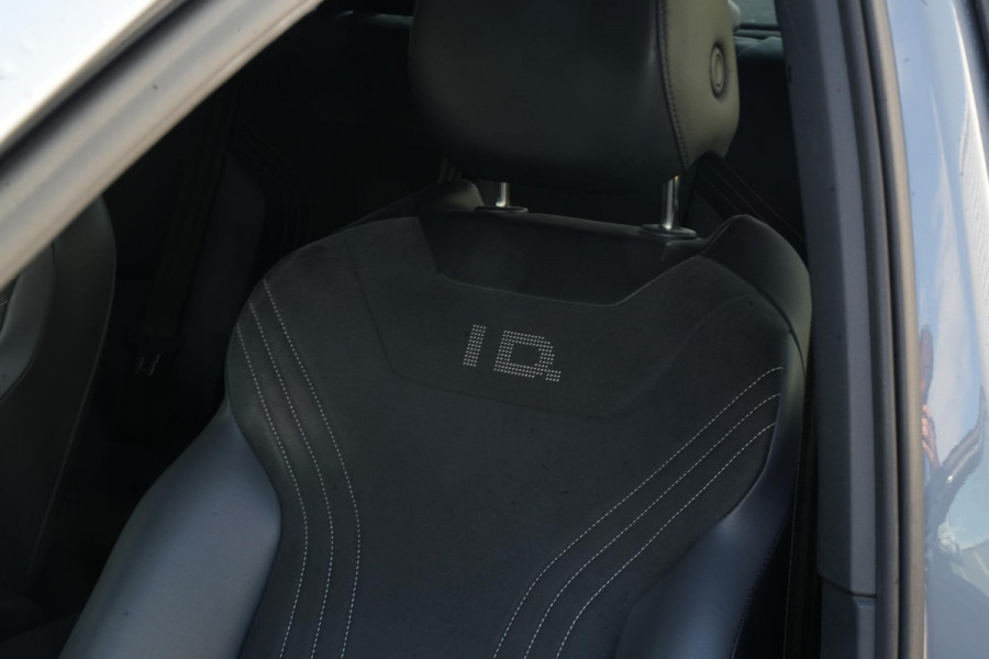 Volkswagen ID.5 Pro 77 kWh Warmtepomp Emergency braking DAB Stuurwiel verwarmd Sfeerverlichting Verkeersborddetectie Getint glas Grootlicht ass. Botsherkenning Navi