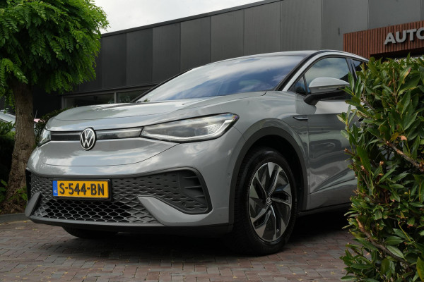 Volkswagen ID.5 Pro 77 kWh Warmtepomp Emergency braking DAB Stuurwiel verwarmd Sfeerverlichting Verkeersborddetectie Getint glas Grootlicht ass. Botsherkenning Navi