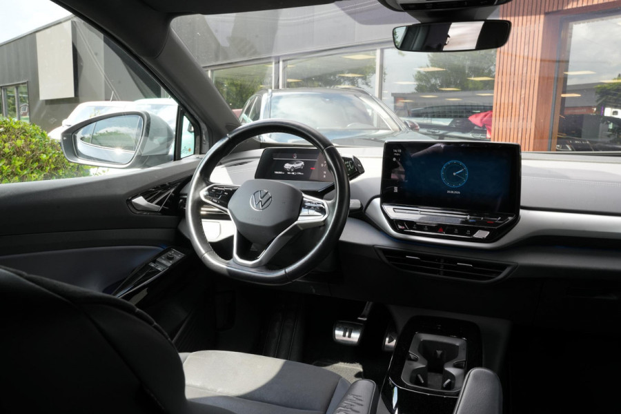 Volkswagen ID.5 Pro 77 kWh Warmtepomp Emergency braking DAB Stuurwiel verwarmd Sfeerverlichting Verkeersborddetectie Getint glas Grootlicht ass. Botsherkenning Navi