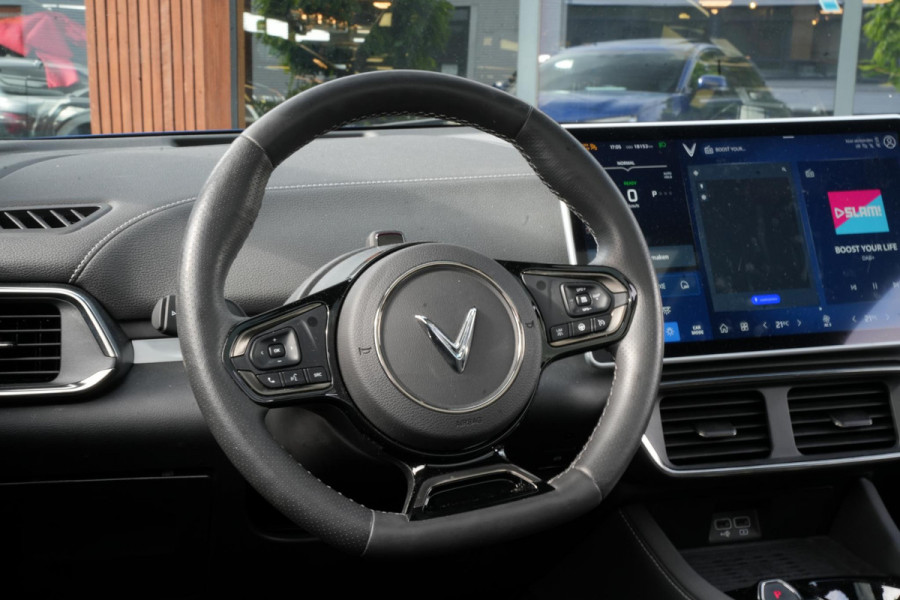 VinFast VF8 Plus 87.7 kWh Apple carplay Cruise control adaptief DAB Mistlampen voor Bots waarschuwing Stuurwielverw.
