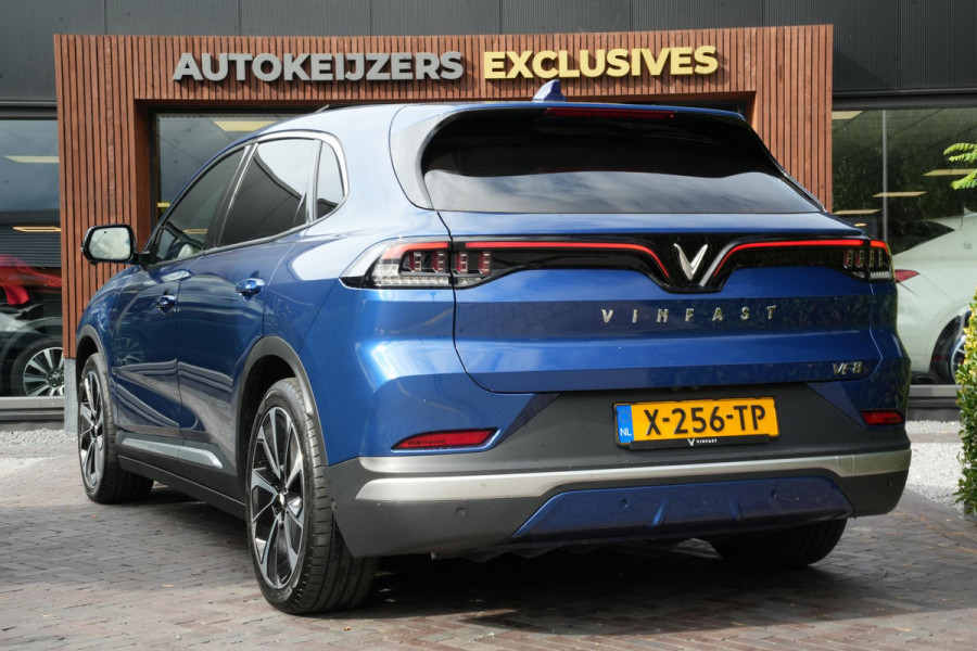 VinFast VF8 Plus 87.7 kWh Apple carplay Cruise control adaptief DAB Mistlampen voor Bots waarschuwing Stuurwielverw.