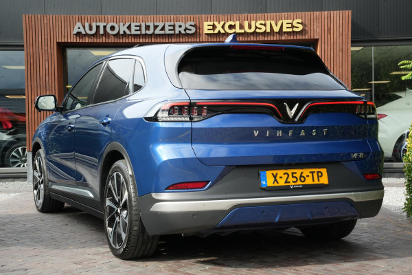 VinFast VF8 Plus 87.7 kWh Apple carplay Cruise control adaptief DAB Mistlampen voor Bots waarschuwing Stuurwielverw.
