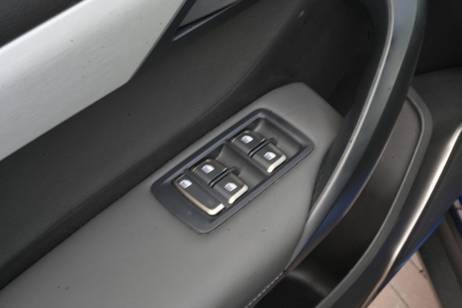VinFast VF8 Plus 87.7 kWh Apple carplay Cruise control adaptief DAB Mistlampen voor Bots waarschuwing Stuurwielverw.