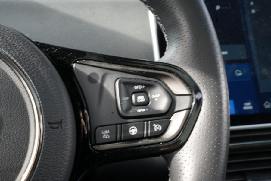 VinFast VF8 Plus 87.7 kWh Apple carplay Cruise control adaptief DAB Mistlampen voor Bots waarschuwing Stuurwielverw.