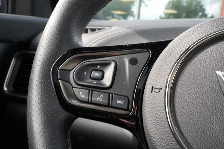 VinFast VF8 Plus 87.7 kWh Apple carplay Cruise control adaptief DAB Mistlampen voor Bots waarschuwing Stuurwielverw.