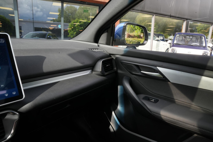 VinFast VF8 Plus 87.7 kWh Apple carplay Cruise control adaptief DAB Mistlampen voor Bots waarschuwing Stuurwielverw.