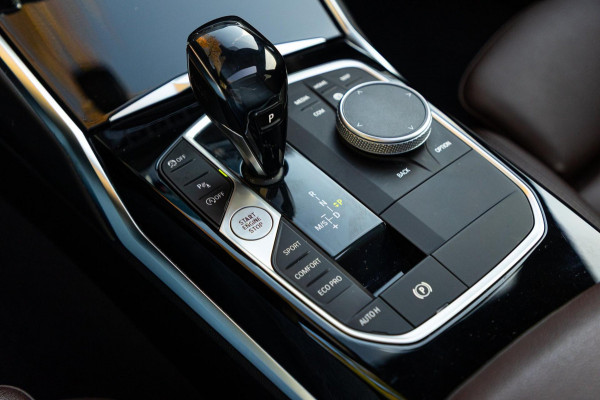 BMW 3 Serie Touring 318i High Executive Edition I NAP I Panoramadak I 1e Eigenaar I Zeer netjes I BTW