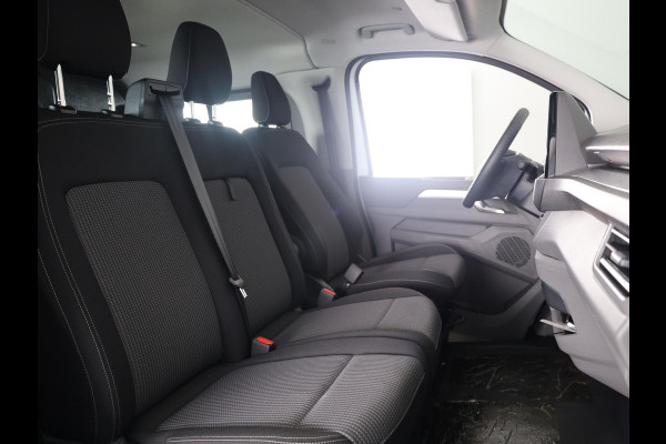 Volkswagen e-Transporter Kombi 34 L2H1 Style 64 kWh DC 218 pk | Navigatie | Warmtepomp | Parkeersensoren | Achteruitrijcamera | Adaptieve cruise control |