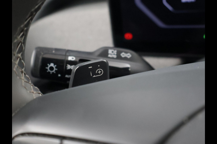 Kia EV3 Plus 58.3 kWh 204 PK + STUURVERW. | STOELVERW. | TREKHAAK | CAMERA | ADAPTIVE CRUISE