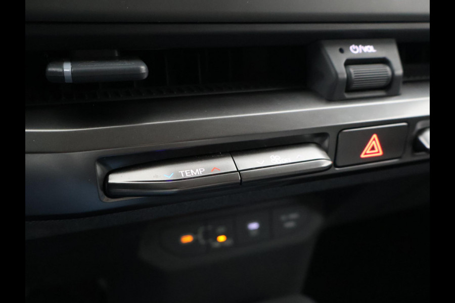 Kia EV3 Plus 58.3 kWh 204 PK + STUURVERW. | STOELVERW. | TREKHAAK | CAMERA | ADAPTIVE CRUISE