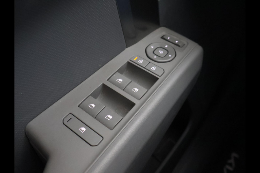 Kia EV3 Plus 58.3 kWh 204 PK + STUURVERW. | STOELVERW. | TREKHAAK | CAMERA | ADAPTIVE CRUISE