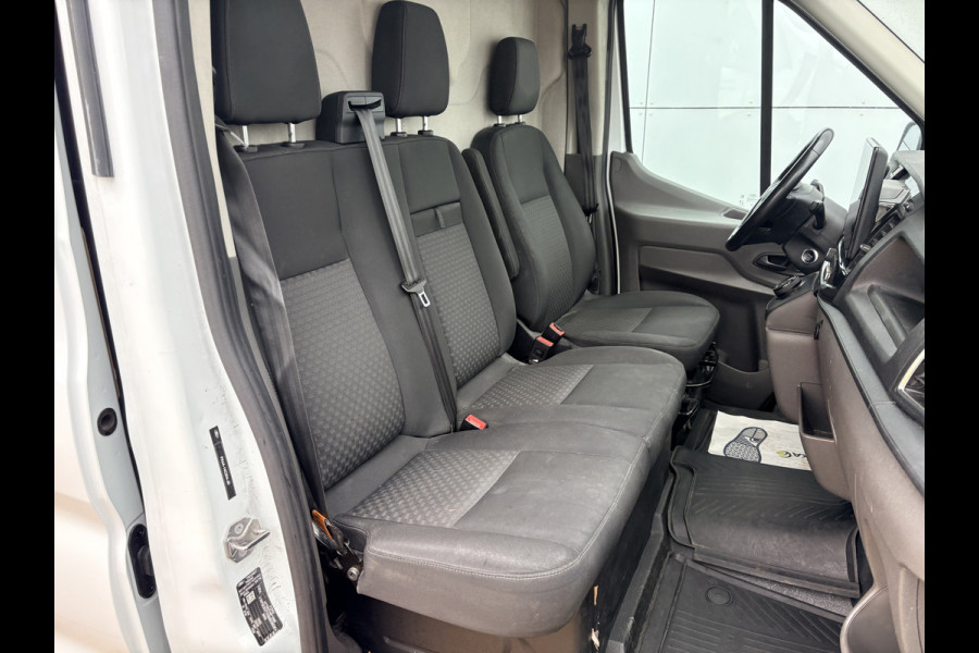 Ford E-Transit 68kWh 184PK L3H3 317km WLTP 93,8% (SOH) Snelladen Camera Cruise control Climate control Carplay Navigatie Laadkabel Parkeersensoren